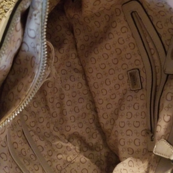 Authentic GUESS - Picture 3 of 7